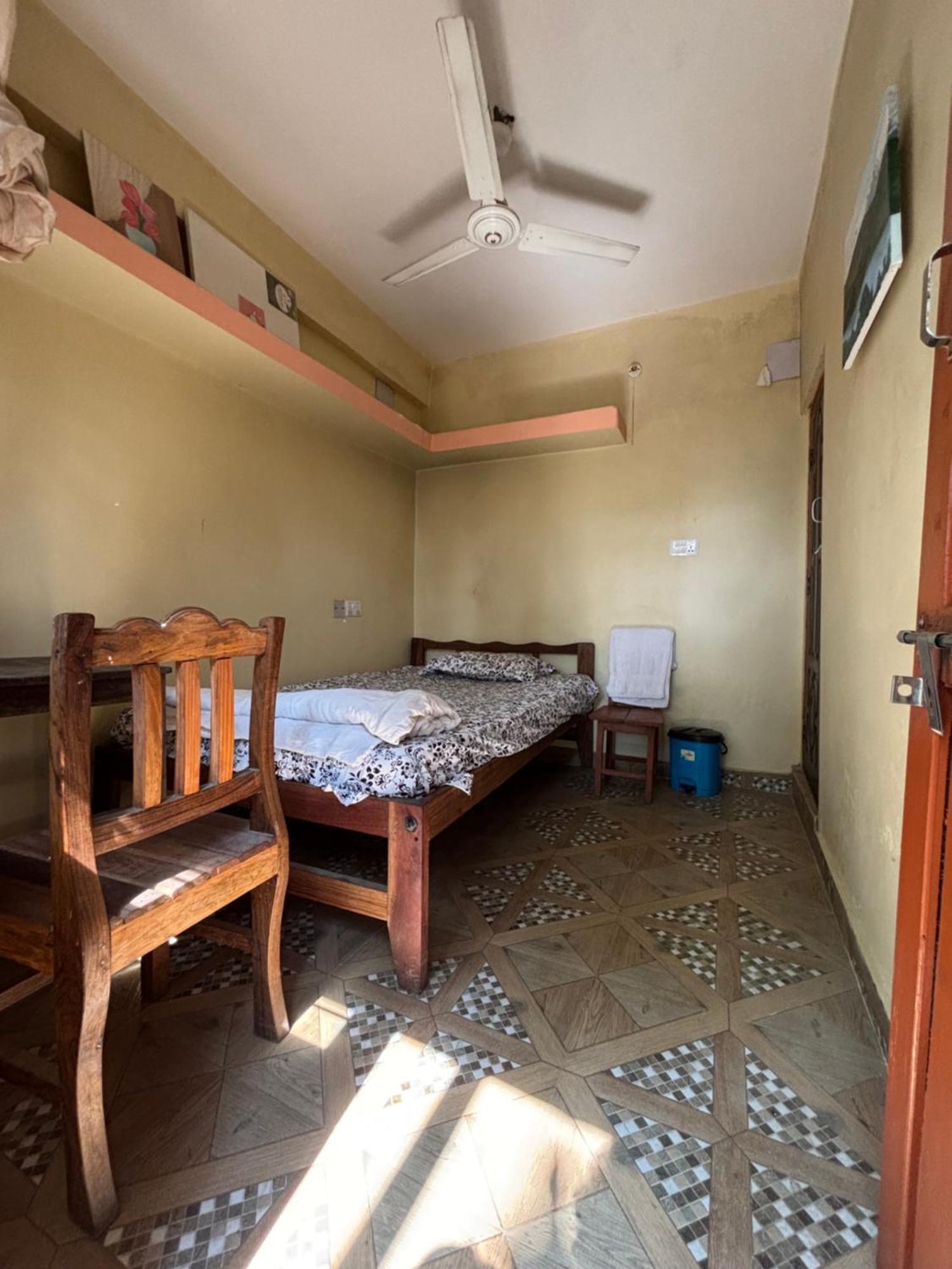 Dinesh House Bed & Breakfast Pokhara Exterior photo
